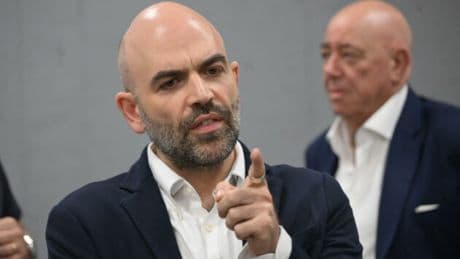 Salvini e Saviano faccia a faccia in tribunale. Il ministro: “Gli ho stretto la mano e lui mi ha detto ‘Vergognati'”