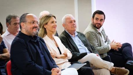 Feijóo renueva el PP de Tarragona y Girona para reforzarse ante las generales