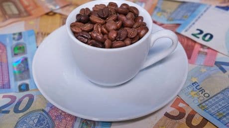 Kaffee wird 2025 deutlich teurer – Verbraucher müssen tiefer in die Tasche greifen