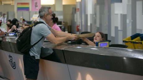 Correos suspende de forma temporal los envíos de paquetes a Estados Unidos hasta adaptarse a los nuevos requerimientos arancelarios
