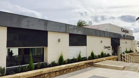 Con mariscos frescos y arroces desde 15 euros: Así es el mejor chiringuito para comer este verano en Alicante, según ChatGPT