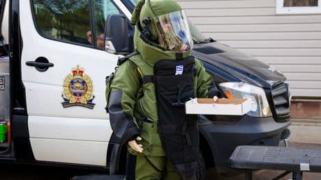 No explosives found at north Edmonton property, residents cleared to return home