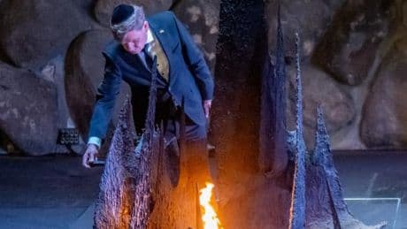 „Mit Entsetzen und Scham“ – Wadephul besucht Yad Vashem