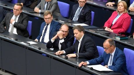 Forsa-Umfrage: Deutsche geben dem neuen Kabinett mäßige Noten – nur einer ragt heraus