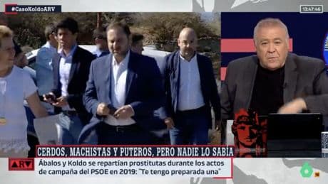 Ferreras se pone creativo con los rótulos de 'Al Rojo Vivo': &quot;Cerdos, machistas y puteros, pero nadie lo sabía&quot;