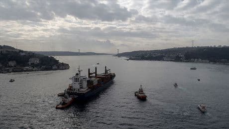 İstanbul Boğazı'ndan bu yılın ilk yarısında günde 107 gemi geçti