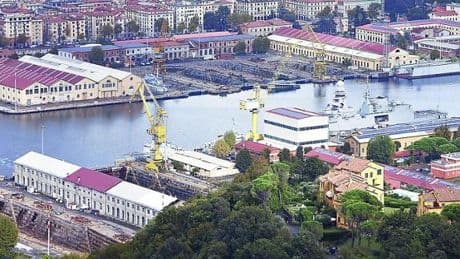 “Papà esposto all’amianto per anni mentre lavorava in Arsenale alla Spezia”, figlio fa causa al ministero della Difesa