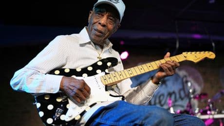 In 'Sinners' and his music, Buddy Guy is keeping the blues alive. It hasn't been easy