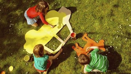 Geschwisterbeziehung: Sind Sandwichkinder wirklich immer benachteiligt?