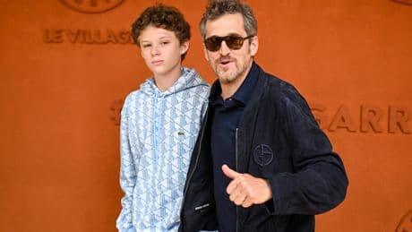 Et soudain, Marcel, 14 ans, fils de Marion Cotillard et Guillaume Canet, apparaît à la finale de Roland-Garros