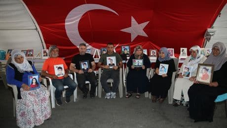Diyarbakır anneleri bayramda çocuklarına kavuşmak istiyor