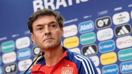 La rueda de prensa de Santi Denia y Diego López previa a Rumanía, en streaming