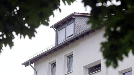 Frau (21) in Wohnung erstochen - Die Schere steckte noch in ihrem Körper