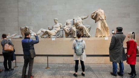 250 yıllık tartışma yeniden alevlendi: İngiltere ve Yunanistan karşı karşıya