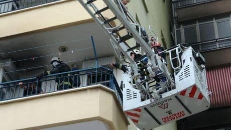 15'inci katta can pazarı! Yangından etkilenen 6 kişi böyle kurtarıldı