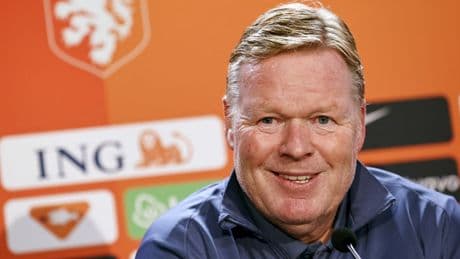 Koeman over blessure De Jong: 'Zal er niet lang uit zijn, maar risico te groot'