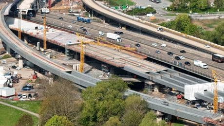 Autobahnausbau in Leverkusen: Kranballett an der A1