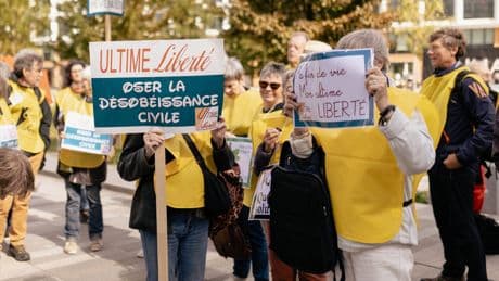 Suicide assisté : la Constitution convoquée au procès des militants d’Ultime liberté