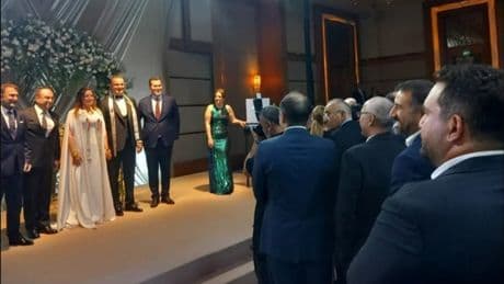 Milyonluk takıları bıraktı esnafın peşine düştü