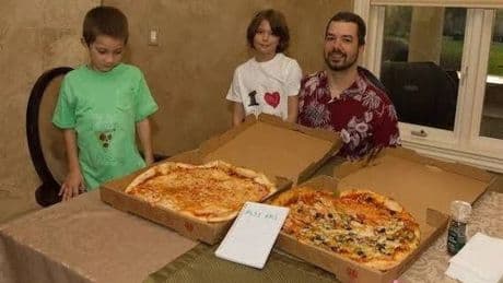 Es geht um einen Milliarden-Dollar-Deal - Warum Bitcoin-Fans diese beide Pizzen feiern