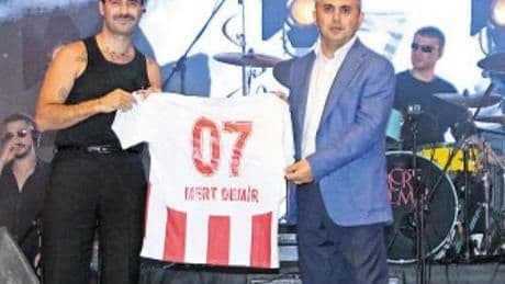 Gençleri mest etti