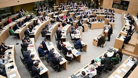 Skandal im Landtag von Baden-Württemberg – Stimmzettel mit Hakenkreuz abgegeben