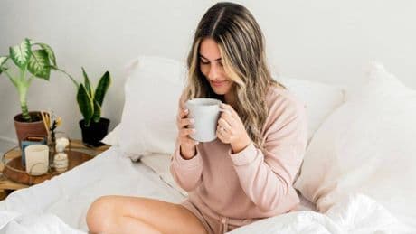 La infusión nocturna que cuida la flora intestinal y previene el vientre inflamado