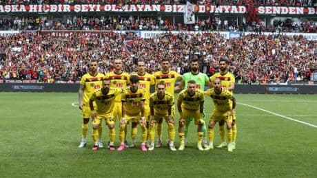 'Anadolu Yıldızı' BAL'da şampiyon oldu: Eskişehirspor yeniden profesyonel liglerde!
