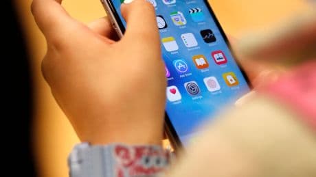 Real Risk to Youth Mental Health Is ‘Addictive Use,’ Not Screen Time Alone, Study Finds