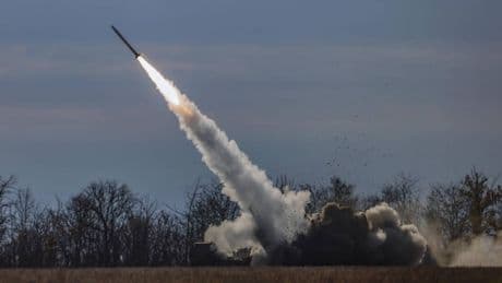 Himars, missili e droni: il piano per frenare la macchina militare della Cina