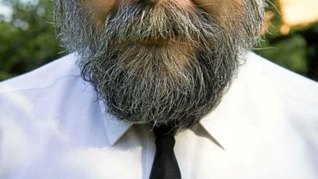 La barbe est-elle vraiment un nid à microbes ?