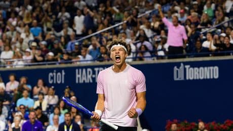 Shelton se estrena en Masters 1000: victoria en Toronto frente a Khachanov