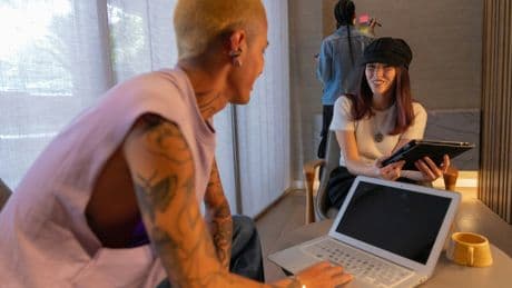 Les jeunes ne veulent plus d'une carrière en entreprise «à la papa» et préfèrent multiplier les petits boulots