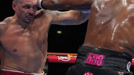 Vereinigungskampf in London: K.-o.-Sieg in London: Usyk unangefochtener Box-Weltmeister