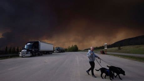 How to protect yourself from the bad air caused by Canada's wildfires