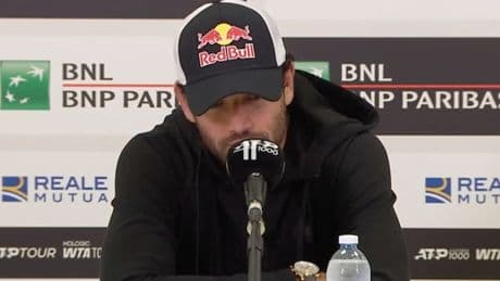 <p>Berrettini in lacrime, &egrave; sotto shock: &quot;L'ho fatto per Roma ma...&quot;. Paura per il futuro in una frase</p>