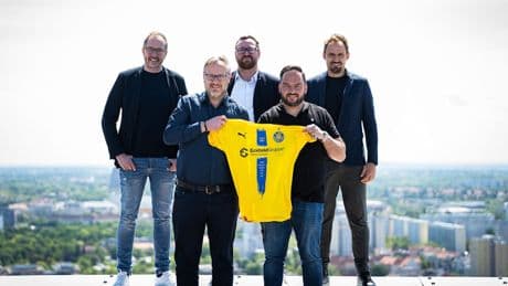 Überraschender Wechsel - Brustsponsor ändert Namen auf Trikot von Lok Leipzig