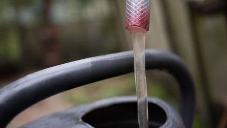 Wasser: Betriebe zahlen auch in Dürrezeiten kein Grundwasser-Entgelt