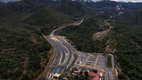 Chilean rescuers recover the bodies of 4 miners who were trapped in a collapsed shaft