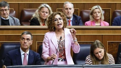 Condonación de deuda: Hacienda advierte a las autonomías de que no podrán gastar lo que se ahorren en pago de intereses