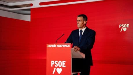 Grandes empresarios dan por amortizado a Sánchez y piden un "relevo pausado" para no perder 20.000M de fondos UE