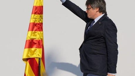 El peor escenario para Sánchez: Puigdemont baja su pulgar y rechaza la opa de BBVA al Sabadell