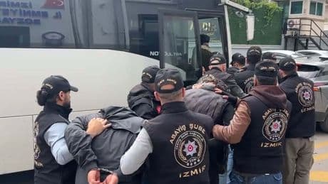 İzmir'de suç örgütüne operasyon; 10 tutuklama