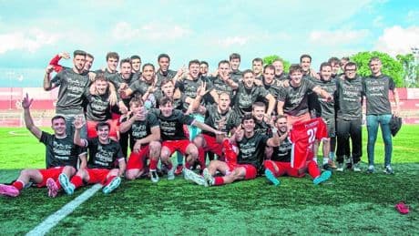 El Vic se proclama campeón de Lliga Elit y el Vilanova logra también el ascenso a Tercera