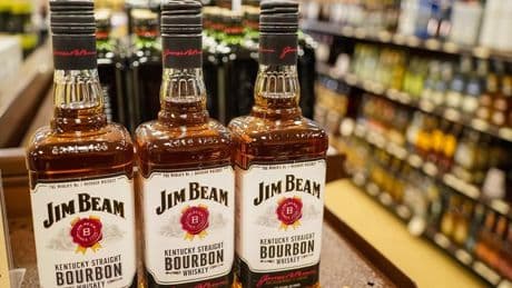 Saskatchewan to join Alberta in buying American booze, months after tariff war pause