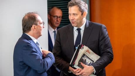 Wirtschaftspolitik: Kabinett beschließt Unternehmensteuer-Paket
