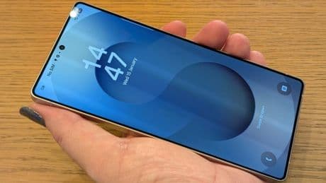 Android Circuit: Galaxy S25 Controversy, Honor 400 Pro Launch, Pixel 10 Pricing
