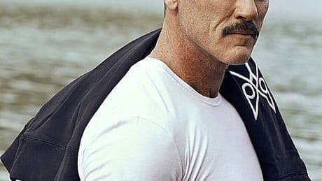 Luke Evans: "El cine tradicional nunca desaparecerá"