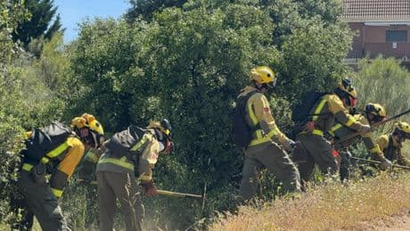 Piquetes de las brigadas forestales de Madrid causan daños en 16 bases de la región: manipulan un helicóptero