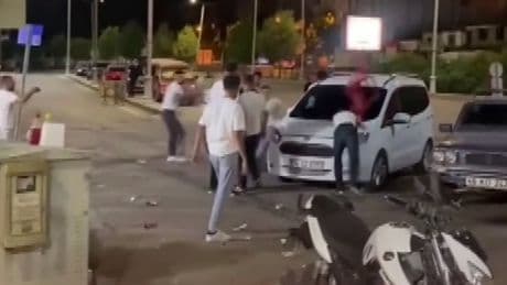 Yer Kahramanmaraş: Araca taşlı saldırı